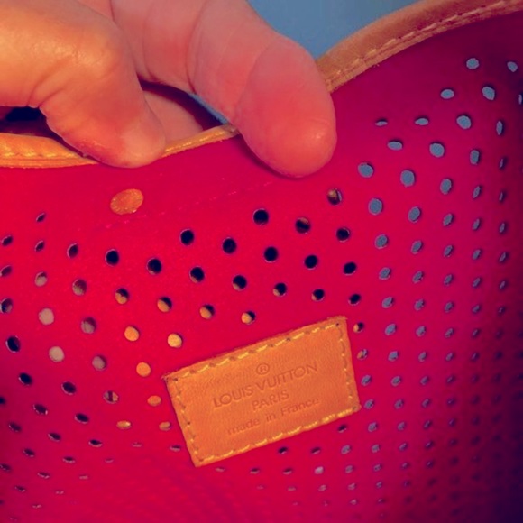 Louis Vuitton Perforated Musette Fuschia with DUSTBAG - Picture 8 of 15